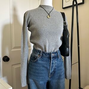 SOLD ‼️Brandy Melville Gray Ribbed Sweater